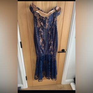 Beautiful hourglass dress longer at the back, Navy Beige